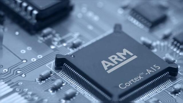 <b>Intel Își deschide fabricile pentru producătorii de chipuri ARM; Începe o nouă epocă?</b>O veste șoc a uimit astăzi întreg webul, atunci când Intel a anunțat că își va deschide fabricile pentru producătorii de chipuri ARM. Partenerul Intel,&nbsp;Altera, a făcut anunțul, astfel că din 2014 fabricile Intel vor produce și chipuri 64...