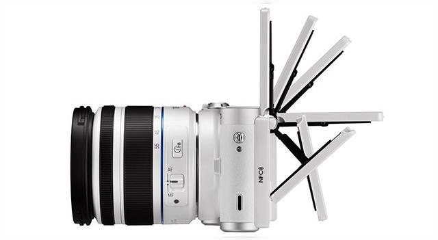 <b>Livrările primului device Tizen, (camera Samsung NX300M) au Început deja</b>Deși Samsung dorește să înceapă când mai curând livrările de smartphone-uri și tablete ce rulează sistemul de operare Tizen, bazat pe Linux, se pare că unele produse ce vin cu Tizen OS au început deja să se livreze, vorbim aici despre camera...