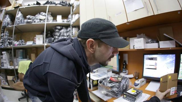 <b>F64 prezintă primele rezultate din campania Black Friday: 14.800 de produse comandate, creștere de 75% față de 2012</b>F64 ne prezintă astăzi rezultatele campaniei Black Friday 2013, cu câteva cifre interesante. Aflăm că o surpriză plăcută ca echipa F64 a livrat deja toate comenzile către clienți. &nbsp; Până duminică seara fuseseră livrate peste 78% din...