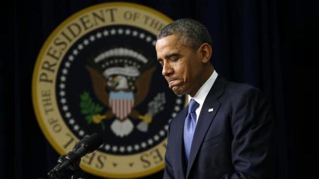 <b>Interzis la iPhone pentru președintele Obama din motive de securitate</b>Președitele&nbsp;SUA părea&nbsp;că își apreciază telefonul BlackBerry foarte mult, dar având în vedere în ce situație se află compania canadiană acum, Barack Obama s-ar putea orienta către alt handset. Totuși un iPhone nu intră în vizorul...