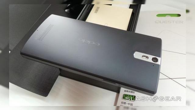 <b>Oppo Find 7 aduce o combinație imbatabilă de dotări: ecran 2K și procesor Snapdragon 805</b>Dacă zvonurile legate de Oppo Find 7 sunt reale și telefonul sosește în curând, atunci puteți uită de Galaxy S5 și HTC M8 pentru o perioadă. Acest handset are acum și un ecran 2K în ecuație și aparent și un procesor puternic de nouă...