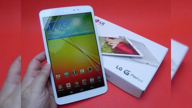 <b>LG G Pad 8.3 unboxing: format inedit, design solid, funcții de LG G2 (Video)</b>LG G Pad 8.3 este extensia logică a lui LG G2, sub forma unei tablete cu ecran de 8.3 inch. Acest terminal a fost primit de noi în teste de la eMAG.ro, care vinde produsul la prețul de 1.449 lei, pe alb sau negru. &nbsp; Tableta a fost anunțată în...