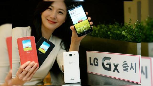 <b>LG Gx anuntat oficial: software de LG G2, hardware de mijloc de 2013</b>LG a anuntat astazi ceea ce am putea numi un soi de LG G2 Maxi, daca e sa fortam putin conceptul. E vorba despre un handset numit LG Gx, pe care il vedeti mai jos si care aduce software-ul modern de pe LG G2, dar ofera un hardware de mijloc de an 2013....