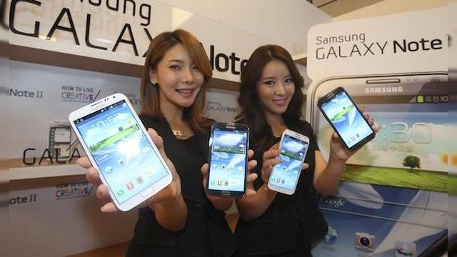 <b>Phablet-urile vor depăși vânzările de tablete mici În 2014</b>Potrivit lui Bob O’Donnell, analist în domeniul tehnologiilor smart, vânzările de phablet-uri vor atinge niveluri mai mari în comparație cu vânzările de tablete de dimensiuni mici în 2014. Potrivit acestuia, phablet-urile se vor vinde...