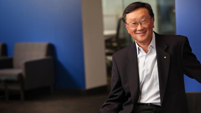 <b>Șeful executiv Blackberry - John S. Chen - renunță la funcția de interimat, pentru cea de CEO cu drepturi depline</b>Se pare că șeful executiv BlackBerry, John S. Chen, a renunțat la funcția de interimar pe acest post. Adam Emery, purtător de cuvânt al companiei BlackBerry a confirmat schimbarea de titulatură, iar în cadrul show-ului CES 2014, Chen a promis că...