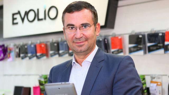 <b>Piața de tablete din România ar putea ajunge la 1 milion de unități livrate În acest an; Iată viziunea directorului Evolio!</b>într-un interviu cu Ziarul Financiar, Liviu Nistoran, director general Evolio a declarat că în acest an România ar putea ajunge la 1 milion de tablete livrate. Valoarea vânzărilor ar urma să ajungă în jurul a 150 de milioane de euro. &nbsp;...