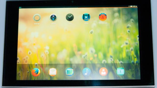 <b>Iată primele specificații ale tabletei cu Firefox OS: un device quad core cu ecran de 10 inch</b>La CES 2014 Mozilla a anunțat planuri pentru dezvoltarea unei versiuni speciale de Firefox OS pentru tablete, cu aportul dezvoltatorilor. Acum au apărut și primele specificații ale unei tablete cu acest OS la bord. &nbsp; Bănuiesc că acesta este un...