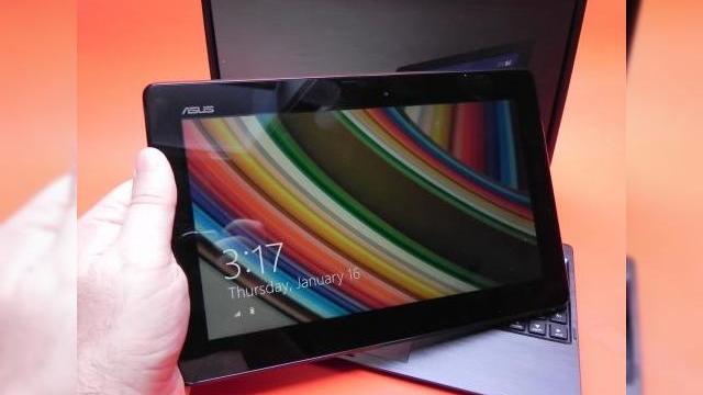 <b>ASUS Transformer Book T100TA unboxing: primul device Windows 8.1 În teste la Mobilissimo.ro (Video)</b>După atât de multe tablete ASUS Transformer cu Android în teste la Mobilissimo.ro, a venit și rândul unui model cu Windows 8.1. E vorba despre ASUS Transformer Book T100TA, pe care îl vedeți scos din cutie mai jos. El costă în jur de 1.799 lei...