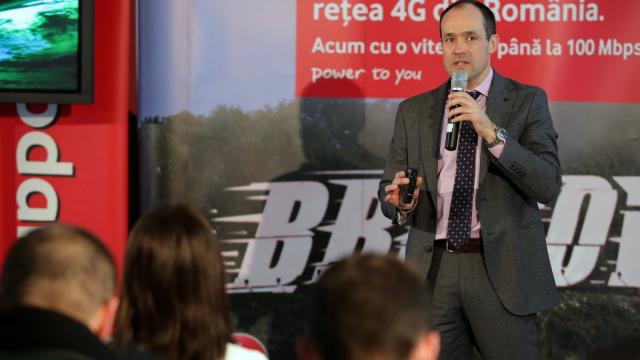<b>Iñaki Berroeta, șeful Vodafone România va părăsi compania de la 1 martie</b>I&ntilde;aki Berroeta, președinte și CEO al companiei Vodafone România va părăsi filiala autohtonă pentru a conduce Vodafone Hutchinson Australia. Mutarea va intra în vigoare de la 1 martie în acest an. &nbsp; în mandatul lui Berroeta Vodafone...