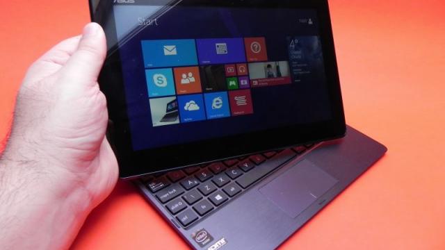 <b>ASUS Transformer Book T100TA Review: o primă tabletă atractivă cu CPU Bay Trail și o primă privire asupra lui Windows 8.1 (Video)</b>ASUS Transformer Book T100TA reprezintă o premieră la Mobilissimo.ro, fiind prima tabletă cu procesor quad core Bay Trail care ajunge pe masă noastră de teste, dar și primul model cu Windows 8.1 la bord. Acest device de 10 inch a fost primit în...