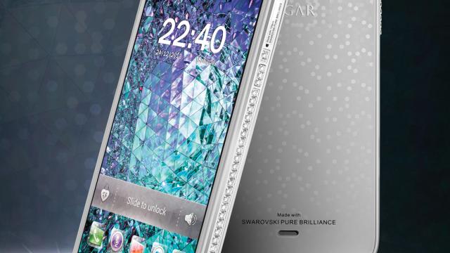 <b>Cristale Swarovsky și Android pe noul smartphone Sugar</b>Pe piața din Rusia a apărut un model de smartphone cel puțin interesant, care ar face cu ochiul oricărei domnișoare. E vorba despre un model numit Sugar, care rulează Android și este împodobit cu crisale Swarovsky. &nbsp; Acest device e incrustat...