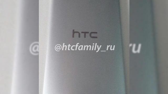 <b>HTC M8 apare Într-o primă imagine; se confirmă prezența camerei foto duale</b>Deși în ultimul timp au existat o mulțime de zvonuri și informații despre HTC M8, iată că acum avem parte și de o primă fotografie live ce ne prezintă partea din spate a device-ului și plasarea camerei foto duale, astfel confirmându-se zvonul...