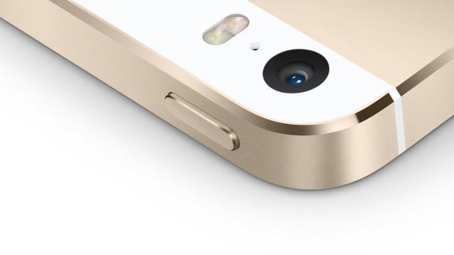 <b>iPhone 6 ar putea sosi cu o cameră de 10 megapixeli; Iată ce Îmbunătățiri va aduce ea!</b>Era de așteptat ca iPhone 6 să îmbunătățească camera de pe telefoanele Apple, de vreme ce ultimele 2 versiuni de telefon au avut camere inferioare concurenților lor. Uitați-vă la performanța low light a lui iPhone 5s și apoi a lui HTC One......