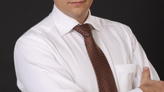 <b>șef nou la Samsung România pe zona telecom - Alexandru Munteanu; Sorin Manea preia șefia diviziei B2B</b>După ce săptămână trecută Samsung România a primit un nou CEO, în persoana lui Jeongwoo Kim, în această săptămână mai au loc câteva schimbări organizatorice. Astfel, Alexandru Munteanu devine Head of Telecom Division în cadrul companiei....