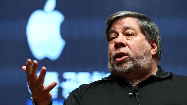 <b>Steve Wozniak: Apple ar trebui să lanseze un telefon cu Android</b>în cadrul conferinței Apps World North America, ce a avut loc în San Francisco, co-fondatorul Apple, Steve Wozniak a răspuns unor întrebări venite din partea reporterilor. întrebările au variat de la culoarea preferată de iPhone 5s, (deține...