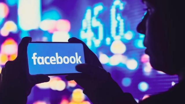 <b>Facebook are un bug major! Feed-ul este asaltat cu postări în numele „vedetelor” urmărite</b>Bug-urile apar când te aștepți mai puțin și dacă vorbim despre aplicații mici, ele nu au un impact semnificativ. Totuși, azi vorbim despre una dintre cele mai populare platforme de socializare - Facebook. Feed-urile tuturor utilizatorilor au fost