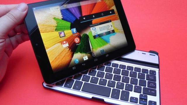 <b>Evolio X8 Fusion Review: fuziunea perfectă dintre calitate și preț + Concurs Mobilissimo.ro (Video)</b>La puțin timp după lansarea tabletei Evolio X8 Fusion, ea a ajuns și la Mobilissimo.ro pentru teste, iar astăzi vă oferim varianta integrală a recenziei sale text. Acest device este oferit la un concurs, pe care îl detaliem la final și care va...
