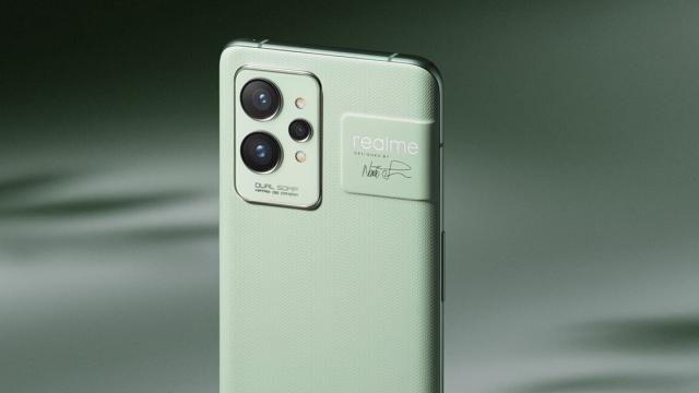<b>Turul Magazinelor #1151: Produse de la IFA 2022 disponibile în România, televizor QLED la oferta + webcam ASUS cadou</b>A venit şi prima zi de şcoală, vremea rece noaptea specifică toamnei, e cam gata cu vara... E totuşi şi o perioadă propice pentru lichidările de stocuri, pentru oferte şi discount-uri. Veţi găsi o sumedenie de PC-uri şi laptopuri la preţ bun în perioada