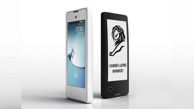 <b>YotaPhone 2, un nou telefon dual display E Ink ar putea debuta la MWC 2014</b>YotaPhone este un telefon care provine din Rusia și a fost pus în vânzare anul trecut, după ce a fost prezentat la MWC. Ei bine, iată că urmașul sau ar putea sosi la MWC 2014 săptămâna viitoare. &nbsp; YotaPhone 2 va fi un telefon dual display,...