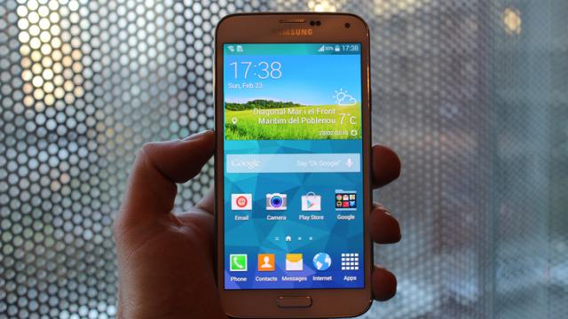 <b>Iată specificațiile probabile ale lui Samsung Galaxy S5</b>După ce în articolele postate anterior vă prezentam o serie de fotografii cu noul Galaxy S5, la un scurt interval de timp ne-au sosit via un fan și specificațiile&nbsp;succesorului lui Galaxy S4, pe care le puteți consulta în lista de mai jos....