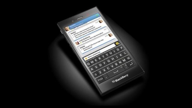 <b>MWC 2014: BlackBerry Z3 și BlackBerry Q20 lansate În Barcelona, Împreună cu BES 12</b>Tandemul Foxconn-BlackBerry a lansat la MWC 2014 în Barcelona telefoanele BlackBerry Z3 și BlackBerry Q20, iar pe primul îl puteți admira în mâinile oficialilor celor două companii mai jos. &nbsp; E bizar să vedem o prezență proeminenta a celor...