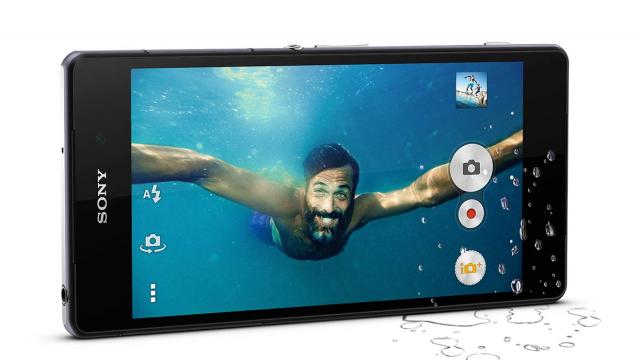 <b>Sony nu va mai aplica folii de protecție pentru ecranul lui Xperia Z2, respectiv Xperia Z2 Tablet</b>Deși mare majoritate dintre noi nu cunoaște acest lucru, cei de la Sony au vândut în ultimii ani terminale mobile ce aveau aplicate folii speciale de protecție ce nu puteau fi înlăturate. Acest lucru a fost ales ca fiind o soluție pentru cazul în...