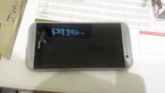 <b>HTC One M8 apare Într-o serie de noi fotografii live pe culoarea argintie</b>Deși în ultimele zile zvonurile cu privire la noul HTC One au cam lipsit de pe internet, iată că imediat după ce Mobile World Congress 2014 și-a închis porțile, device-ul în cauză apare într-o serie de noi fotografii live. &nbsp; După câte...
