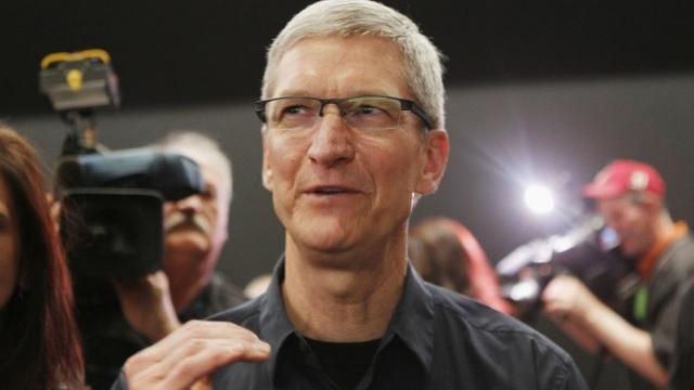 <b>Tim Cook afirmă că Apple lucrează În acest moment la un proiect secret; ar putea fi smartwatch-ul mult așteptat</b>De curând, în cadrul unei întâlniri a asociaților, CEO-ul Apple Tim Cook a făcut o mică remarcă cu privire la faptul că Apple lucrează în acest moment la un proiect secret. Acest lucru ne duce imediat cu gândul la smartwatch-ul despre care se...