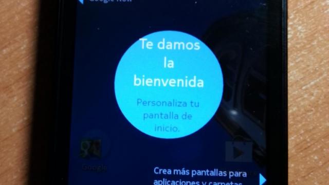 <b>Nokia X primește aplicațiile și serviciile Google prin intermediul unui hack</b>Nici nu a trecut bine lansarea lui Nokia X și dezamăgirea lipsei lui Google Play Store de pe el și deja avem un workaround pentru a face să meargă serviciile Google pe acest device. El a fost hackuit și rootat recent de către o serie de...