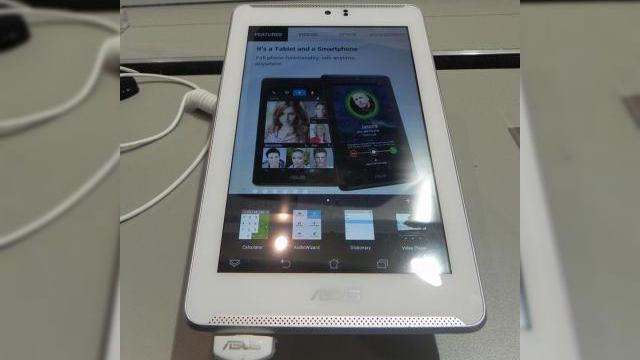 <b>ASUS FonePad 7 LTE hands on preview: același FonePad accesibil, acum cu versiuni LTE și dual SIM (Retro MWC 2014 - Video)</b>ASUS a fost una dintre prezențele cele mai proeminente la MWC 2014, deoarece a venit cu mai bine de jumătate de duzină de produse noi, expuse la standul său. Printre ele se numără și un model care a primit deja review de la noi, ASUS FonePad 7,...