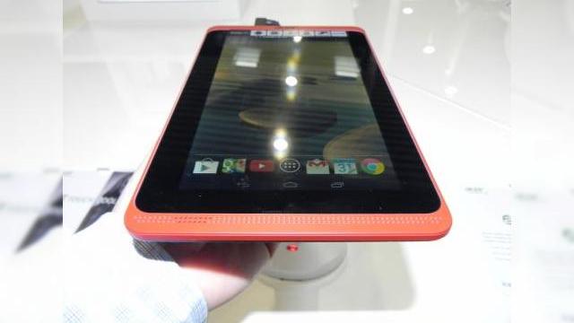 <b>Acer Iconia B1-720 hands on preview: tableta dual core accesibilă și compactă (Retro MWC 2014 - Video)</b>în cadrul MWC 2014 am avut ocazia să vedem în acțiune și o tabletă cu preț accesibil, modelul Acer Iconia B1-720, care e vedeta clipului hands on de mai jos. Acesta este un device dual core care ar trebui să ajungă în magazine destul de curând....