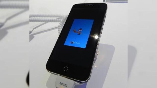 <b>Alcatel One Touch Fire E hands on preview: o premieră cu Firefox OS de la Alcatel (Retro MWC 2014 - Video)</b>După ZTE și Geeksphone, iată că și Alcatel are un telefon cu Firefox OS la bord. E vorba despre modelul Alcatel One Touch Fire E, pe care l-am văzut la standul Alcatel din Barcelona și care a primit un hands on mai jos. &nbsp; Acest model a fost...