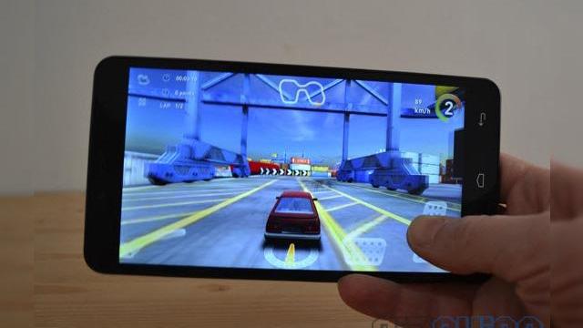 <b>Rival pentru Xperia Z Ultra sau ceva mai mult? iOcean G7 vine din China cu un display de 6.44 inch, e ideal pentru gaming (Video)</b>Dacă ar fi să numărăm toate telefoanele și phableturile din China care merită analizate în detaliu, nu ne-ar ajunge câțiva ani de muncă. Ei bine, astăzi ne oprim asupra lui iOcean G7, care în ciuda prefixului numelui său nu copiază vreun...