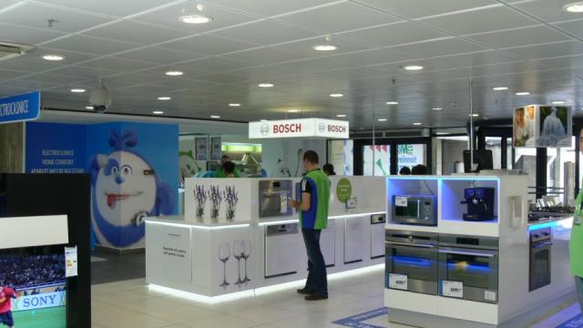 <b>Domo și Flanco ar putea crea o fuziune pentru detronarea liderului Altex</b>Potrivit unui articol publicat astăzi în Ziarul Financiar, se pare că Domo și Flanco se află în negocieri pentru crearea unei fuziuni. Se așteaptă ca odată cu realizarea acestei fuziuni, pe piață să își facă apariția un jucător cu afaceri...