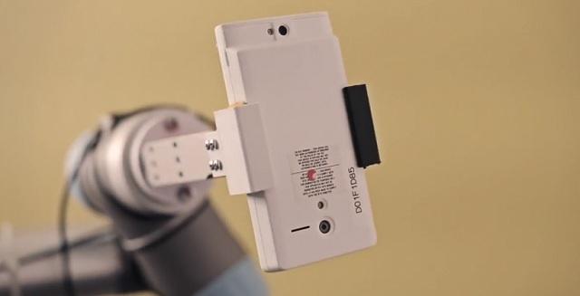 <b>Funcția de 3D Mapping a prototipului Google Project Tango văzută În acțiune</b>După ce acum două zile vă aduceam la cunoștiință faptul că prototipul de smartphone Google Project&nbsp;Tango integrează nici mai mult nici mai puțin de 4 camere foto, iată că astăzi avem ocazia să urmărim funcția de 3D Mapping a acestui...