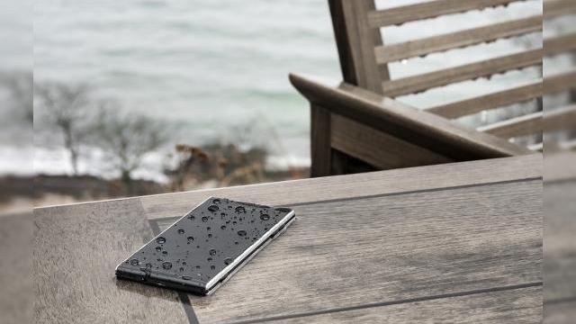 <b>Lumigon T2 HD lansat oficial: smartphone scandinav cu acustică Bang & Olufsen</b>Lumigon T2 HD este un smartphone original, care aduce câteva funcții pe care nu le găsim pe Samsung-urile și HTC-urile noastre de zi cu zi. Acest model costă 730 de euro și vine cu până la 128 GB memorie internă și un corp cu ramă din oțel...