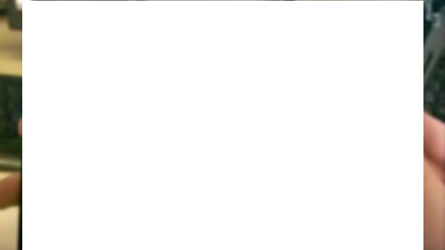 <b>Nokia Lumia 630 apare Într-un video hands-on ce prezintă platforma Windows Phone 8.1</b>Cu doar câteva zile înainte de intrarea în luna aprilie, lună ce va fi marcată de conferința Microsoft Build în cadrul căreia se va prezenta noul sistem de operare Windows Phone 8.1, iată că pe web își fac apariția o mulțime de videoclipuri...