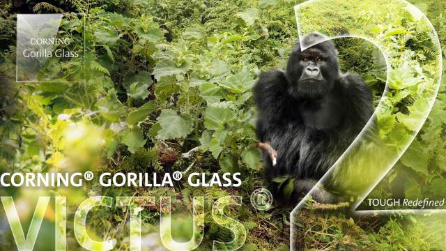 <b>Protecția de ecran Gorilla Glass Victus 2 prezentată oficial: Corning oferă rezistență la contactul cu betonul</b>Pe final de an 2022 vine şi o lansare de componentă vitală pentru smartphone: protecţia din sticlă Gorilla Glass. Corning a lansat ediţia Gorilla Glass Victus 2, care îmbunătăţeşte experienţa de scăpare pe asfalt, beton.