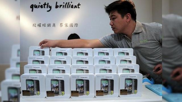 <b>HTC One M8 lansat oficial pe piața din Taiwan; distribuitorii locali Întâmpină probleme cu aprovizionarea</b>După ce săptămâna trecută, mai precis pe data de 25 martie cei de la HTC au lansat oficial noul HTC One M8 în cadrul unui eveniment ce a avut loc în Londra și New York, la doar câteva zile, terminalul a ajuns să debuteze și pe piața din Taiwan...