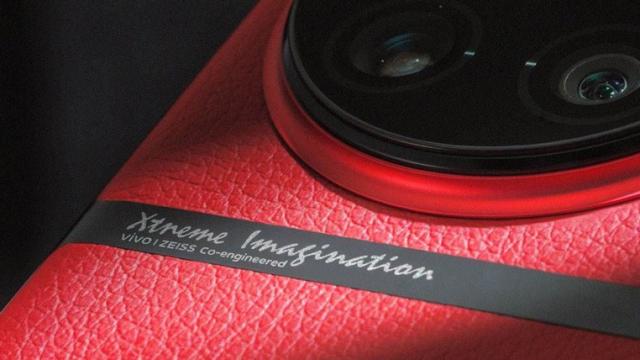 <b>AnTuTu dezvăluie top 10 telefoane flagship pe luna noiembrie 2022, cu Snapdragon 8+ Gen1 detronat de rivalul Dimensity 9200</b>La început de săptămână avem și un top AnTuTu cu cele mai puternice smartphone-uri Android testate pe parcursul lunii noiembrie 2022 în benchmark-ul cu același nume. A fost luna în care a debutat noul procesor high-end Dimensity
