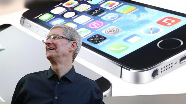 <b>Extras din discuțiile interne Apple: “Samsung stie mai bine advertisingâ€/ "consumatorii doresc ceea ce noi nu avem" (Aprilie 2013)</b>​în ultimele zile au apărut o grămadă de informații de culise cu privire la Apple și Samsung, pe fondul disputei în tribunal pe care o au cele două. Ca de obicei au loc mărturii din partea oficialilor și sunt aduse în discuție documente...