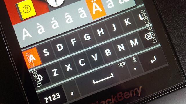 <b>BlackBerry 10.3 OS Își face apariția Într-o experiență hands on (Video)</b>Cu câteva săptămâni în urmă a scăpat pe web o versiune de BlackBerry 10.3 OS, iar acum avem șansa de a vedea noua versiune în acțiune în clipul hands on de mai jos. La prima scăpare am observat prezența unui asistent vocal, dar și a unui UI...