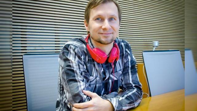 <b>Apple Îl cooptează pe expertul În tehnologie Pureview de la Nokia</b>Apple l-a angajat pe Ari Partinen, expert Pureview de la Nokia, în încercarea de a îmbunătăți performanțele camerelor sale. Partinen a făcut parte din echipa Nokia încă de pe vremea lui Symbian și a lui Nokia N8. El își va începe colaborarea...