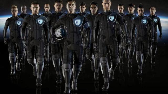 <b>Seria Samsung Galaxy promovată cu Messi, Cristiano Ronaldo, alieni și... un aeroport (Video)</b>Sunt sigur că ați văzut la televizor seria de reclame cu Messi și Cristiano Ronaldo făcând echipa pentru a salva planeta de extraterestri. în spatele reclamei se afla Samsung, care a adunat o echipă de Galaxy 11 pentru a juca un meci cu alienii....