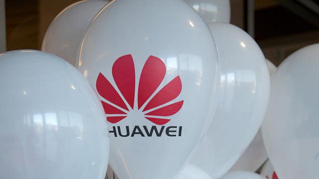 <b>Vânzările de smartphone-uri Huawei cresc, piața europeană continuă fragmentarea</b>Pe măsură ce piață europeană suferă de fragmentare, competiția între brandurile mari și companiile mici crește în segmentul telecom. Huawei spre exemplu a înregistrat o creștere cu 123% a numărului de telefoane vândute în cele 5 mari...