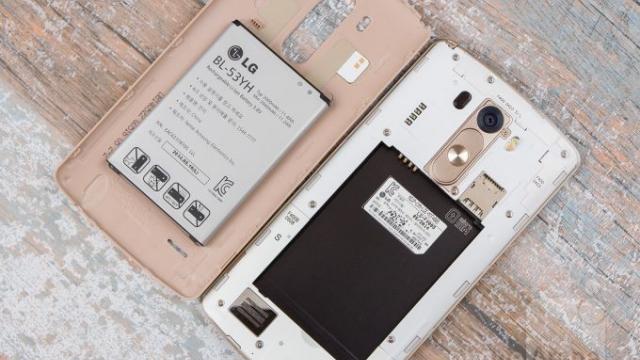<b>LG G3 devine lider În bătălia flagship-urilor actuale de pe piață În ceea ce privește autonomia bateriei</b>După cum bine știm, LG G3 este în acest moment cel mai bine dotat terminal de pe piață, acesta sosind la pachet cu un display Quad HD de 5.5 inch, un procesor quad-core Snapdragon 801 tactat la 2.5 GHz și 3 GB de memorie RAM. Recent, cei de la...