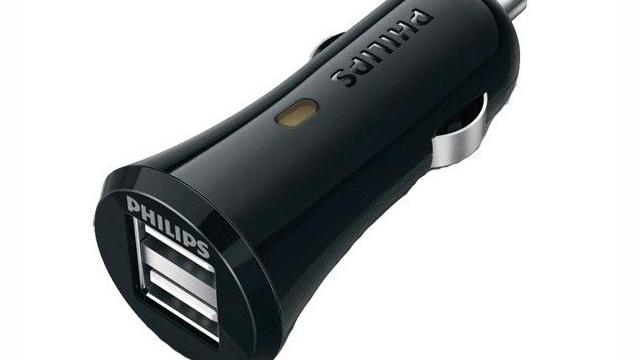 <b>Un accesoriu vital pentru concedii: Încărcător auto Philips cu 2 porturi pentru telefon/tabletă; Vine cu preț accesibil!</b>Pentru că suntem în iunie și deja orașul e mai gol, e clar că lumea a început să plece în concediu. Plecând la drum veți avea nevoie de un încărcător pentru mașină, unul care să vă încarce terminalele, pentru că să fim serioși, toată...