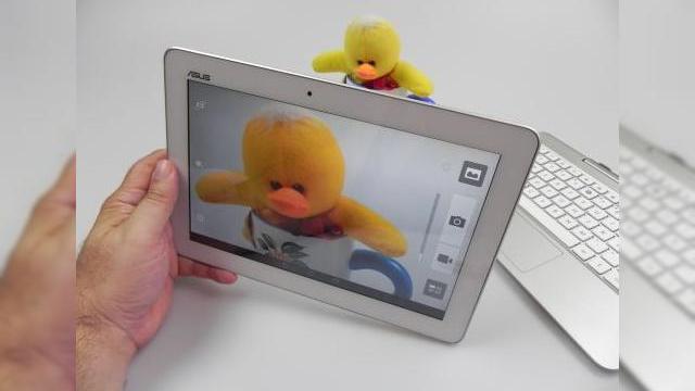 <b>ASUS Transformer Pad TF103C Review: tableta 64 bit cu Android, dock la pachet și preț accesibil (Video)</b>ASUS Transformer Pad TF103C este o tabletă prezentată la Computex 2014 și care a sosit pe masa noastră de teste imediat după showul tech din Asia. Aceasta e prima tabletă 64 bit cu Android pe care o testez și primul device ASUS cu interfața Zen pe...