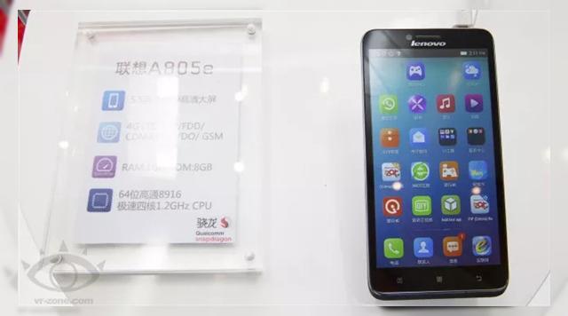 <b>Lenovo A805e e unul dintre primele smartphone-uri Android cu procesor 64 bit (Snapdragon 410); Iată imagini cu handsetul!</b>După ce am văzut cum cei de la ASUS au lansat o jumătate de duzină de tablete cu procesoare 64 bit și Android, iar brandul Allview are la rândul său o tabletă de acest gen, e momentul să ne pregătim de sosirea telefoanelor 64 bit cu Android....