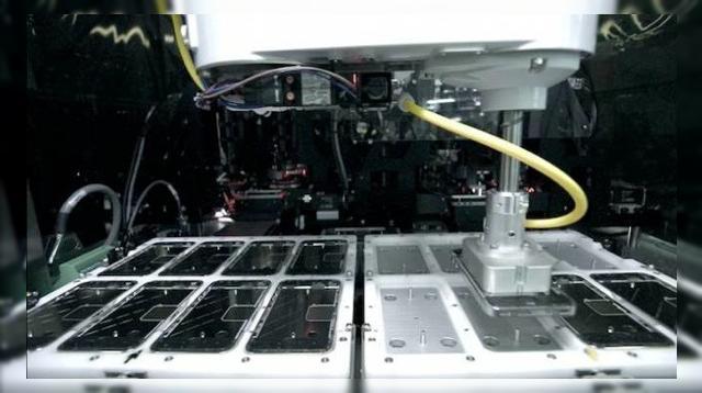 <b>Următoarele modele iPhone, inclusiv iPhone 6 ar putea fi produse de roboți În fabrica Foxconn</b>Cei de la Foxconn intenționează să înlocuiască muncitorii cu roboți în linia de producție și se pare că și iPhone 6 ar putea beneficia de aportul acestor tehnologii. în cadrul unei întâlniri anuale cu investitorii CEO-ul Hon Hai Group, care...